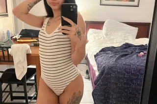 🤩😜Naughty college girl 😘 Nothing gucci as my coochie🤑😋 photo 2