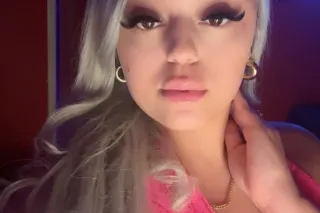 sexy latina available now 🥰 photo 3