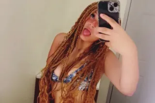 come hang wit a bad bih photo 1