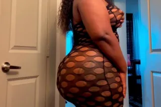 BIG BOOTY THICK CHOCOLATE EBONY ....Come get relaxed dadddy & let me relieve some stress 😜🤪💦💦 photo 11