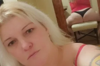 InCall Available! Im bored and want to fuck! Do you like your girl with a thick fat ass ...nice titties and juicy kitty! Hit me up!