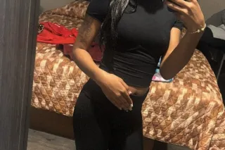 Worth The Click💦 photo 2