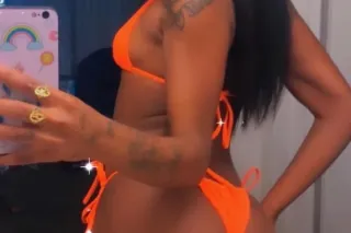 COME ENJOY AND RELAX WITH A HOTTIE😍😜🥵 photo 2