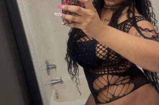 brown skin baddie photo 4
