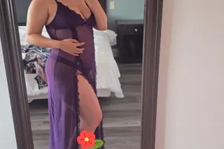 Real Thicc Nympho Milf photo 5