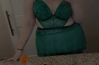 Slut 4 Hire photo 2