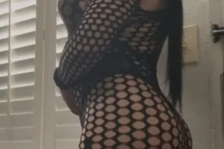 LATINA ELEGANTE Y SEXY EN LA ZONA photo 4