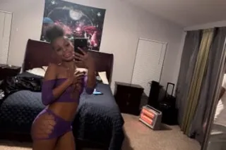 Small petite Freak😩💦 photo 2