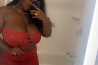 😍califonia thick 😛party girl 🐥🐣the hottest chocolate🌴☀🍫😍 creamy busty kinky vixen☕