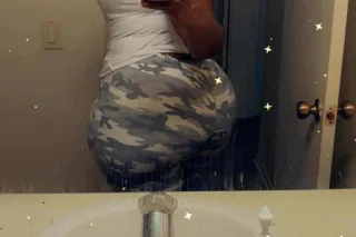 BBW redbone hottie available in your area🔥 Video vixen body with a nice fat ass and tight wet pussy 💦 photo 3