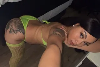 😘 hi babes. CARPLAY & OUTCALL TEXT ME 📲 lets meet up photo 2