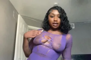 YOUNG SUBMISSIVE 😍 Petite mixed beauty 💕🧈BJ QUEEN 😍 CREAMY PUSSY🍭 AVAILABLE NOW! photo 9