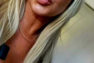 sweet barbie blondie available until 9pm