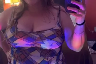 Cum play with the Big Titty Snow Bunny