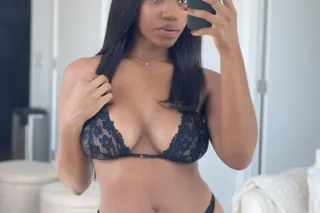 Latina girl, I'm available photo 4