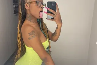 🍫SLIM CHOCOLATE GOODIE🍫$140 OUTCALL SPECIALS🌹YOUR FAVORITE PYT BACK N BETTER🫦 photo 5
