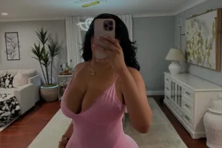 💋✨Gorgeous Bella 💋✨Busty W/Killer Curves 💋✨ photo 3