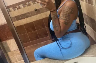 😋COME HAVE FUN 💛 😊 AVAILABLIE FOR INCALLS🏠 CARDATES🚗 & OUTCALLS✨