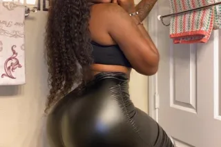 Raised Right.....Acting Wrong🤣💅🏾Call Me..$100QV. .$150HH.....$200HR......