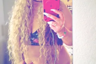 only in town for a few hours #Aquafina #Baddie Maddie photo 8