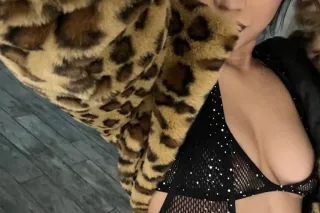 IM BACK✨ Having a special on Ft shows.💜 photo 2
