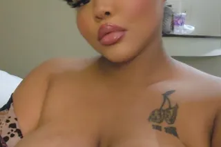QV incall special| YOUR FAVORITE THICK MIXED PLAYGIRL. 🤍☁ photo 2