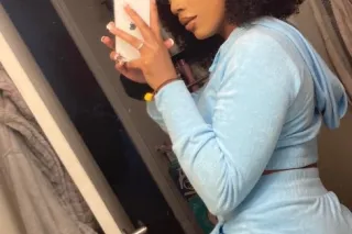 just looking for a sugar daddy 😻 photo 2