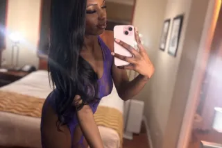 BACK IN TOWN BABES 😘RT COME HAVE A GOOD TIME AND EXPERIENCE A1 SERVICE 🤤🍫 2 HR FOR 600 special ☺ photo 2