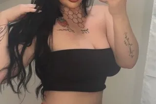 🎀German American Temptress-Curves Made for Sin, Lips Made for Pleasure 🦋 CATCH ME WHILE IM IN TOWN 💋