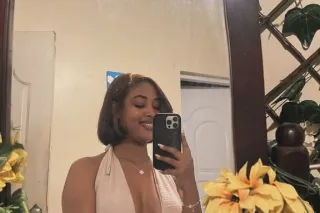 sexy brunette available photo 2