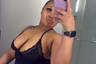 Come Experience Ms Honey While I’m In Town....️