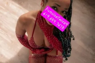 INCALLS 🎀🧸4’6" & 89 lbs 💖🍭 THROAT GOAT 👅 photo 3