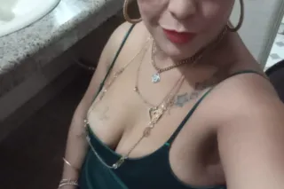 Sexy Latina 💦💦