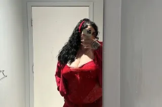 sexy BBW photo 2