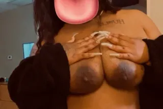 Come Suck My Nipples While I Ride U Daddie 🥰😝(~Happy Hour) 👅Ur Fav BBW 🤎 photo 2
