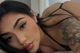 latina come see me baby👅 photo 3