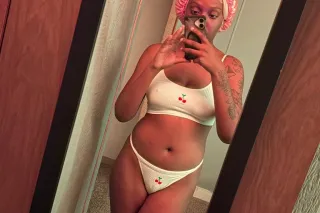 come see me , incalls & outcalls available