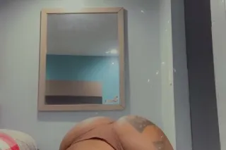sexy fun size looking for a good time photo 6