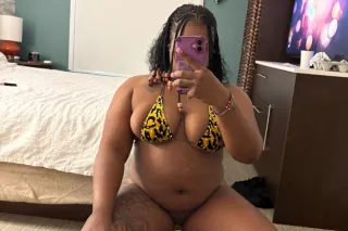 2 girls is better 👯♀🌹incall n out avail now photo 2