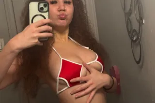 Avail. to cater to your needs🥂 your fav entertainer💕 Cum see me