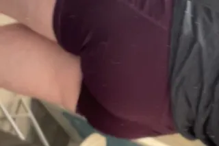 Thick white girl , long black hair , wet pussy , NO STRESS💕