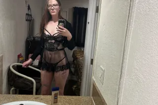 Your favorite thicc country MILF🤠🥵💦💦