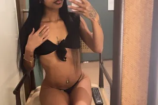 🍭Sexy exotic caramel freakk🫦CUM SEE ME BABY😋 lets have some fun🧁 facetime shows and content available!! 📲😉 photo 6