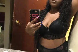 $80 QVs‼🍫 INCALLS ONLY!!✅ Cum Thru👅💦🍫✅No Games✅ 😜🥴IM READY FOR YOU💕💦😻😝 photo 2