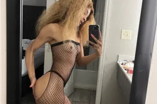 wet and tight just how you like 😋 photo 2