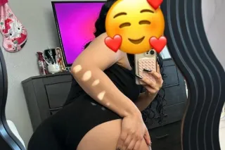 Hermosa latina nueva en la ciudad amor quiero pasarla bien estoy caliente photo 2
