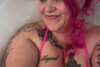 Taking app for tomorrow afternoon $40 ft show 💦 $80 covered gummy $120 qv $160 hhr photo 7