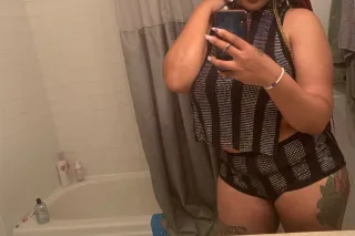 looking to fulfill your desires and get that load off photo 4
