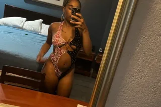 Im back come hang out with me before i leave 🙃 Outcalls and incall Availabe Now💦😘 photo 5