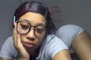 SEXY PETITE LIGHTSKIN EBONY photo 2